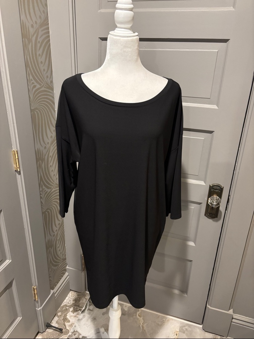 Leith Black Scoop Neck Tunic Top
